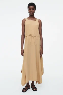 COS Klänningar & Jumpsuits*ASYMMETRISK MAXIKLÄNNING I PARACHUTE-MODELL