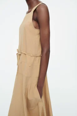 COS Klänningar & Jumpsuits*ASYMMETRISK MAXIKLÄNNING I PARACHUTE-MODELL