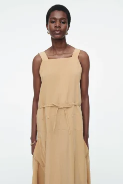 COS Klänningar & Jumpsuits*ASYMMETRISK MAXIKLÄNNING I PARACHUTE-MODELL
