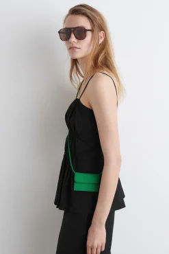 COS Väskor | Nyheter*CROSSBODY KORTHÅLLARE I LÄDER