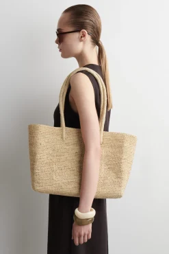 COS Väskor | Strandaccessoarer*HANDVÄVD TOTEBAG I RAFFIA