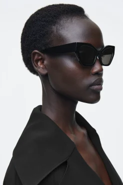 COS Solglasögon | Strandaccessoarer*KANTIGA CAT EYE SOLGLASÖGON