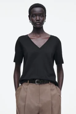 COS T-shirts | Toppar*24/7 KLASSISK V-RINGAD T-SHIRT