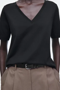 COS T-shirts | Toppar*24/7 KLASSISK V-RINGAD T-SHIRT