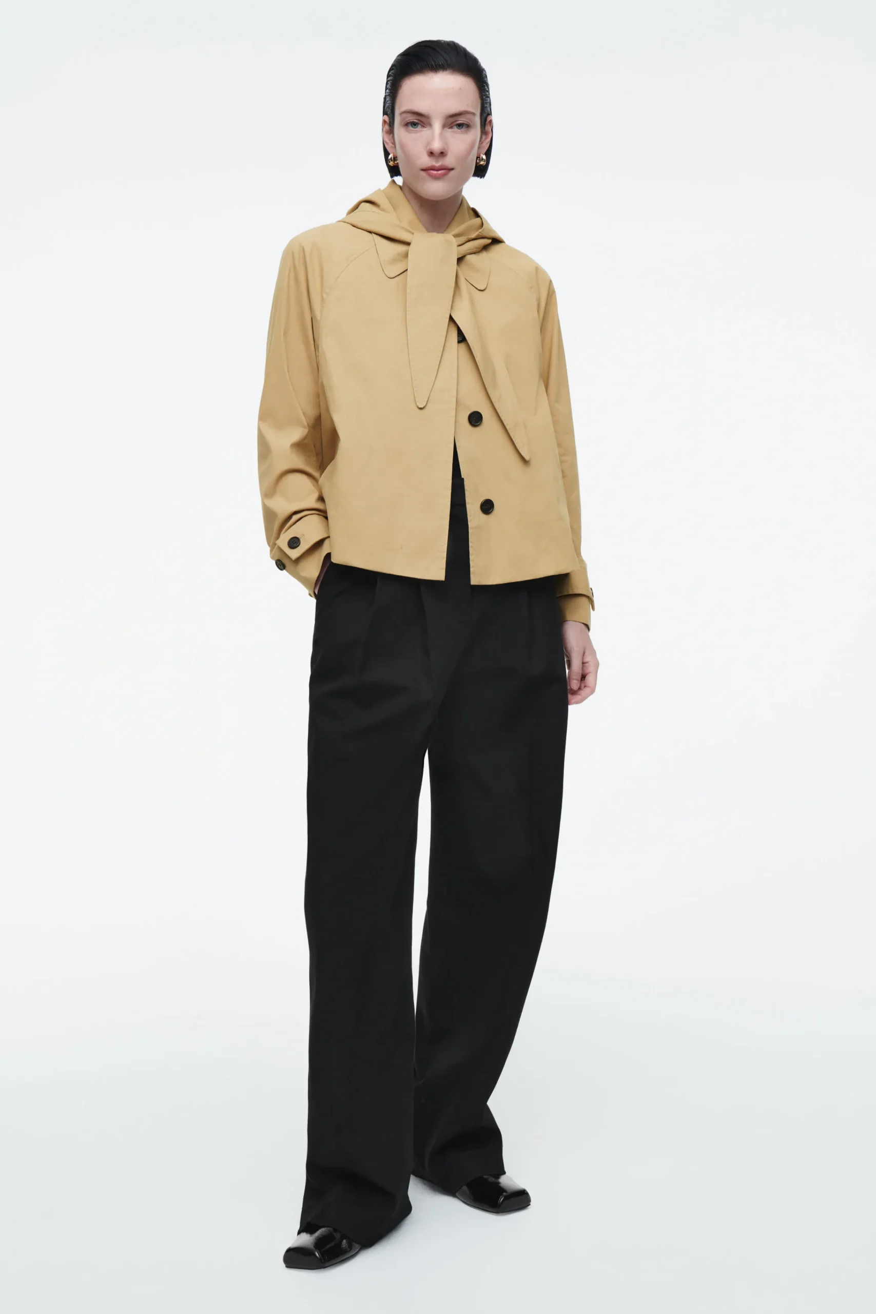 COS Jackor & Kappor*KORT TRENCHCOAT MED AVTAGBAR HUVA