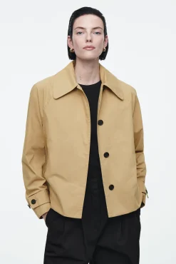 COS Jackor & Kappor*KORT TRENCHCOAT MED AVTAGBAR HUVA