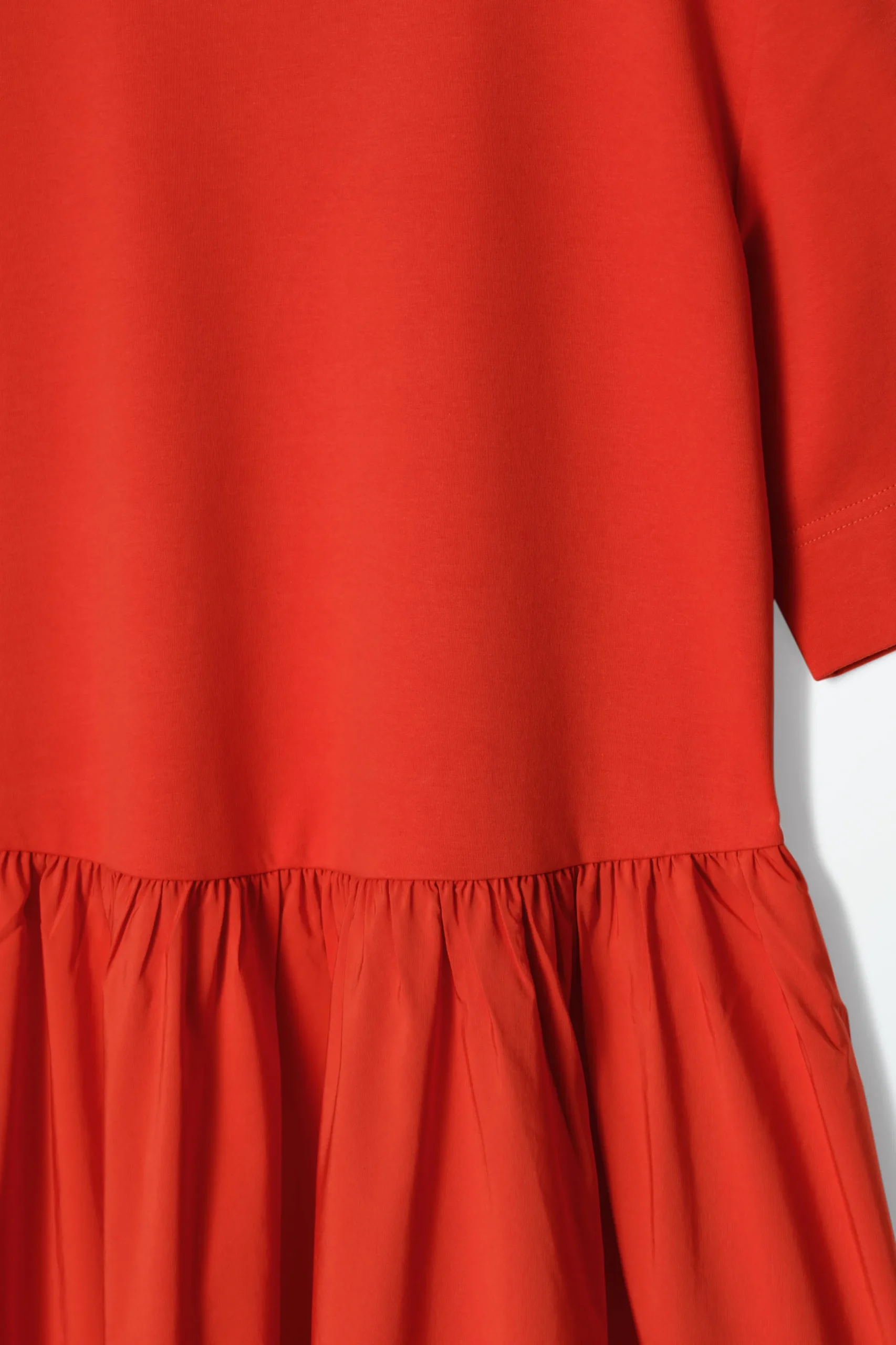 COS Klänningar & Jumpsuits | Tangerine Tones*MIDIKLÄNNING MED KONTRASTERANDE PANELER