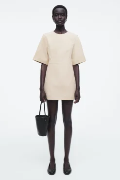 COS Väskor | Nyheter*MINI BUCKET BAG I LÄDER