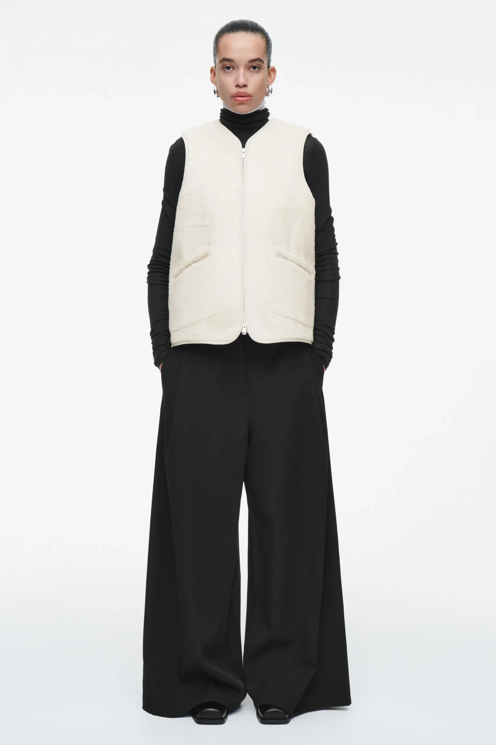 COS Jackor & Kappor*OVERSIZE JACKA I FAUX SHEARLING