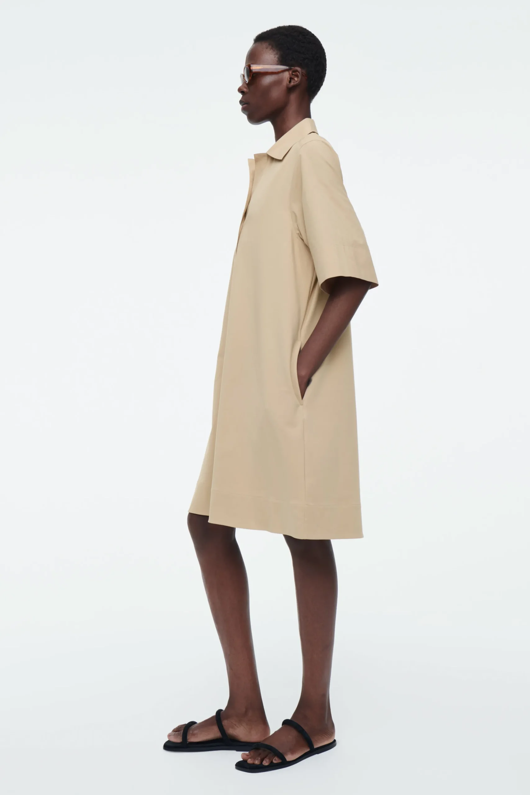COS Klänningar & Jumpsuits*OVERSIZE-SKJORTKLÄNNING MED ÖPPEN KRAGE