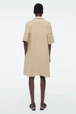COS Klänningar & Jumpsuits*OVERSIZE-SKJORTKLÄNNING MED ÖPPEN KRAGE