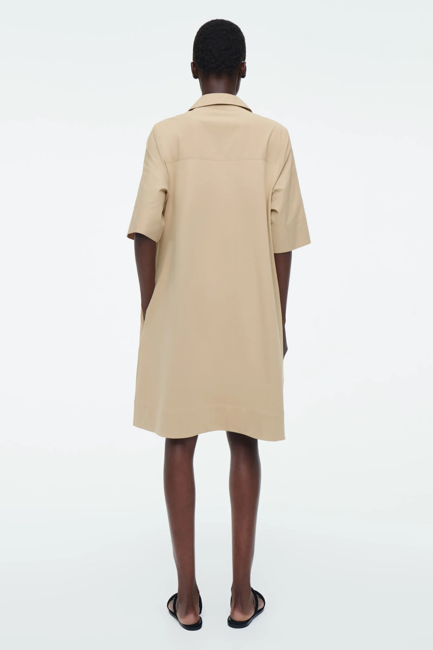 COS Klänningar & Jumpsuits*OVERSIZE-SKJORTKLÄNNING MED ÖPPEN KRAGE