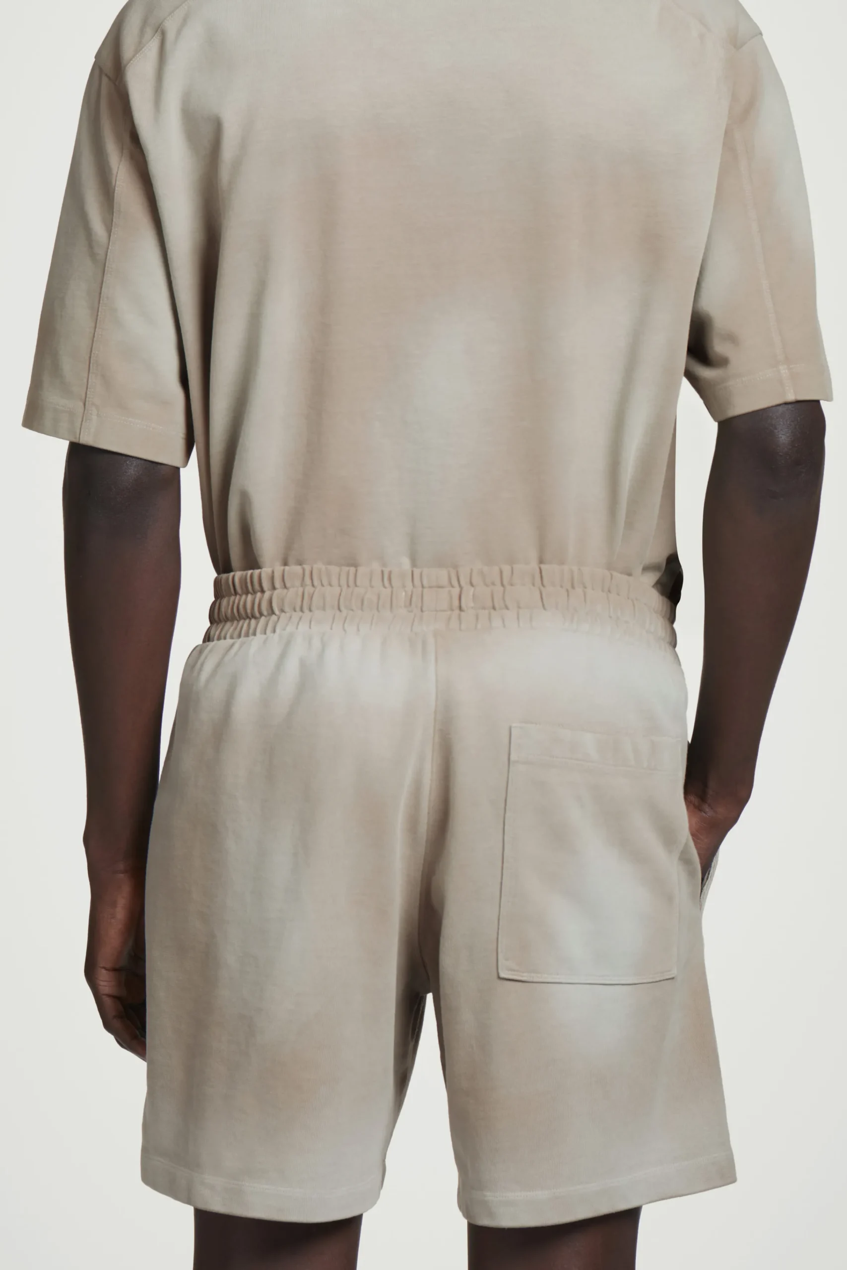 COS Shorts | Byxor*SHORTS MED DRAGSKO I TVÄTTAD JERSEY