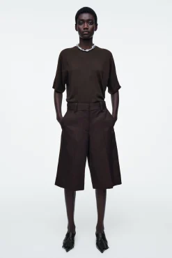 COS Kavajer & Skräddat | Shorts*SKRÄDDADE LÅNGA SHORTS I LINNEBLANDNING