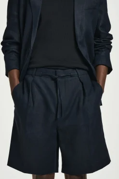 COS Kostymer | Shorts*SKRÄDDADE SHORTS I LINNE MED DRAGSKO