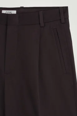 COS Shorts | Byxor*SKRÄDDADE SHORTS MED VIDA BEN