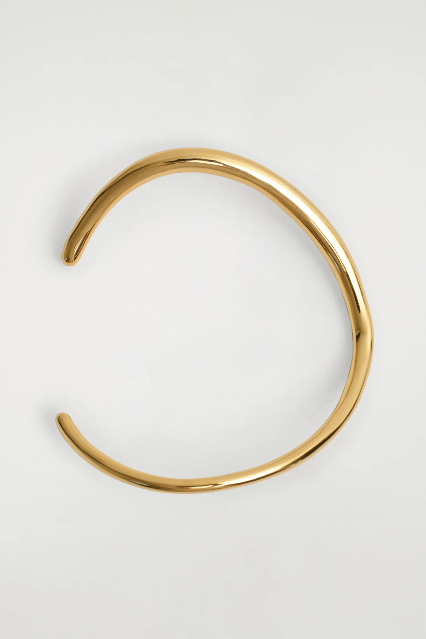 COS Smycken | Nyheter*SKULPTERAT ARMBAND