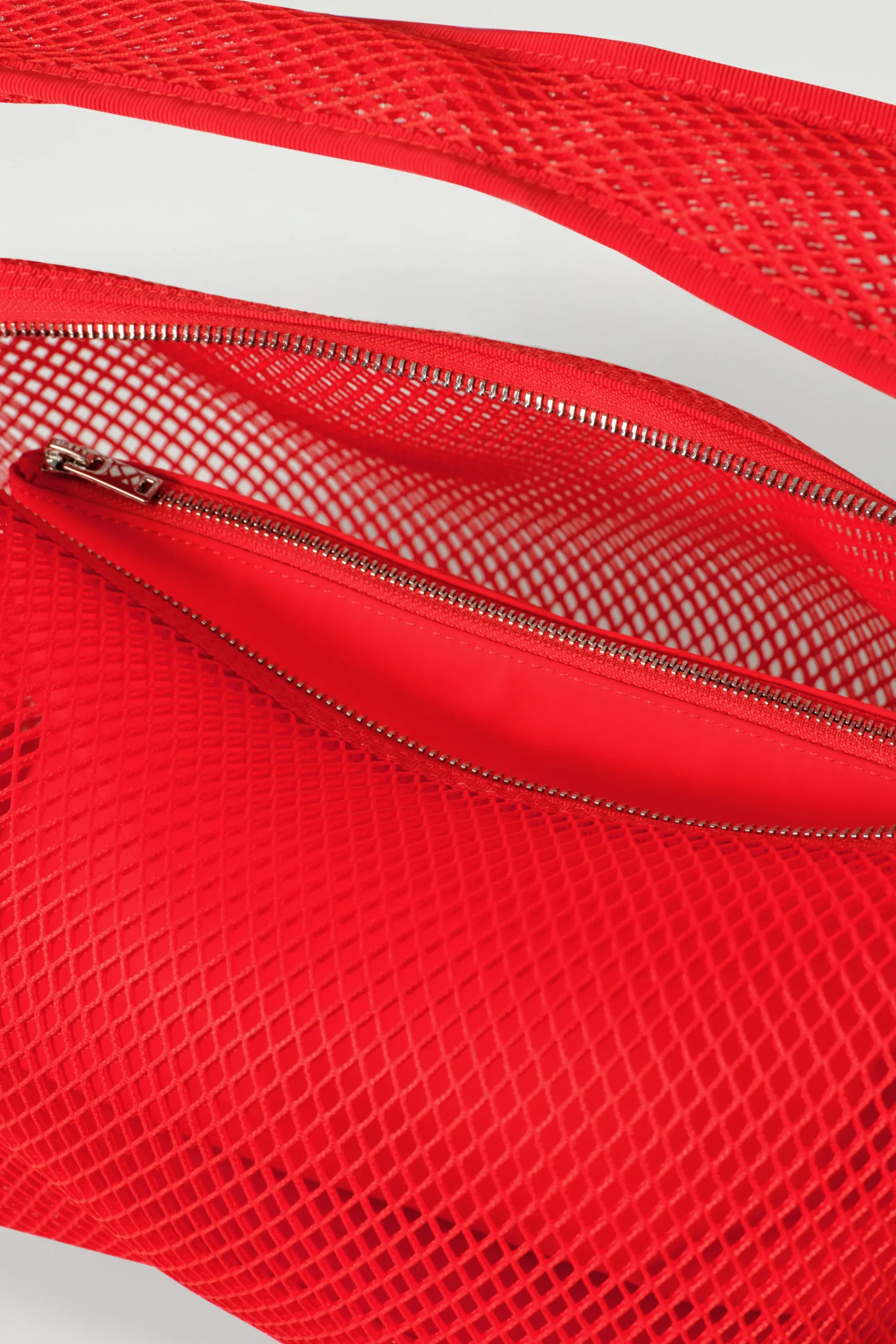 COS Väskor | Strandaccessoarer*SLOUCHY MINI TOTEBAG I MESH