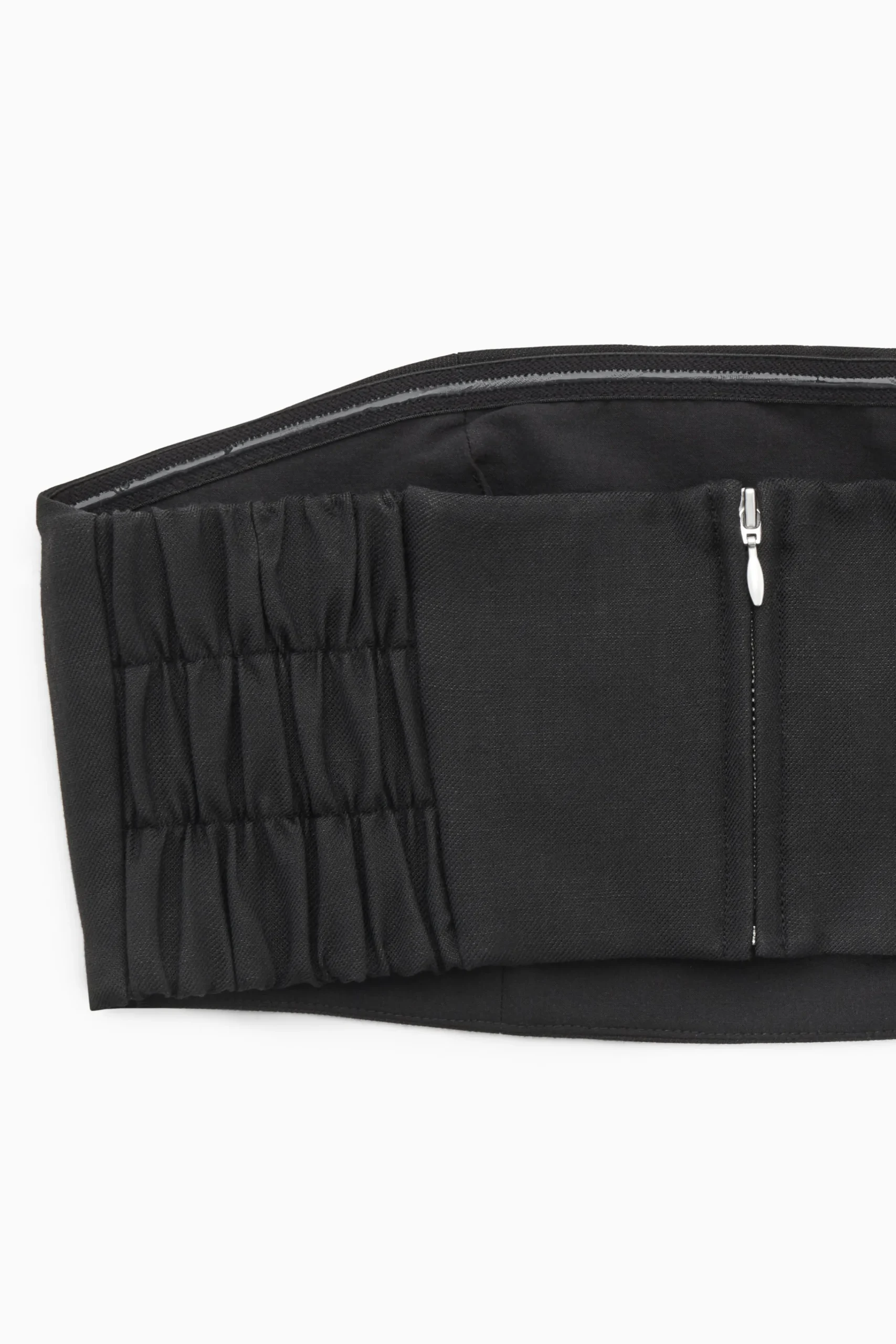 COS Toppar*SMOCKAD BUSTIER I LINNEBLANDNING
