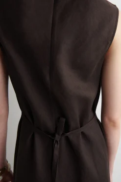 COS Klänningar & Jumpsuits | Nyheter*SNEDSKUREN MIDIKLÄNNING I LINNEBLANDNING
