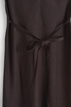 COS Klänningar & Jumpsuits | Nyheter*SNEDSKUREN MIDIKLÄNNING I LINNEBLANDNING