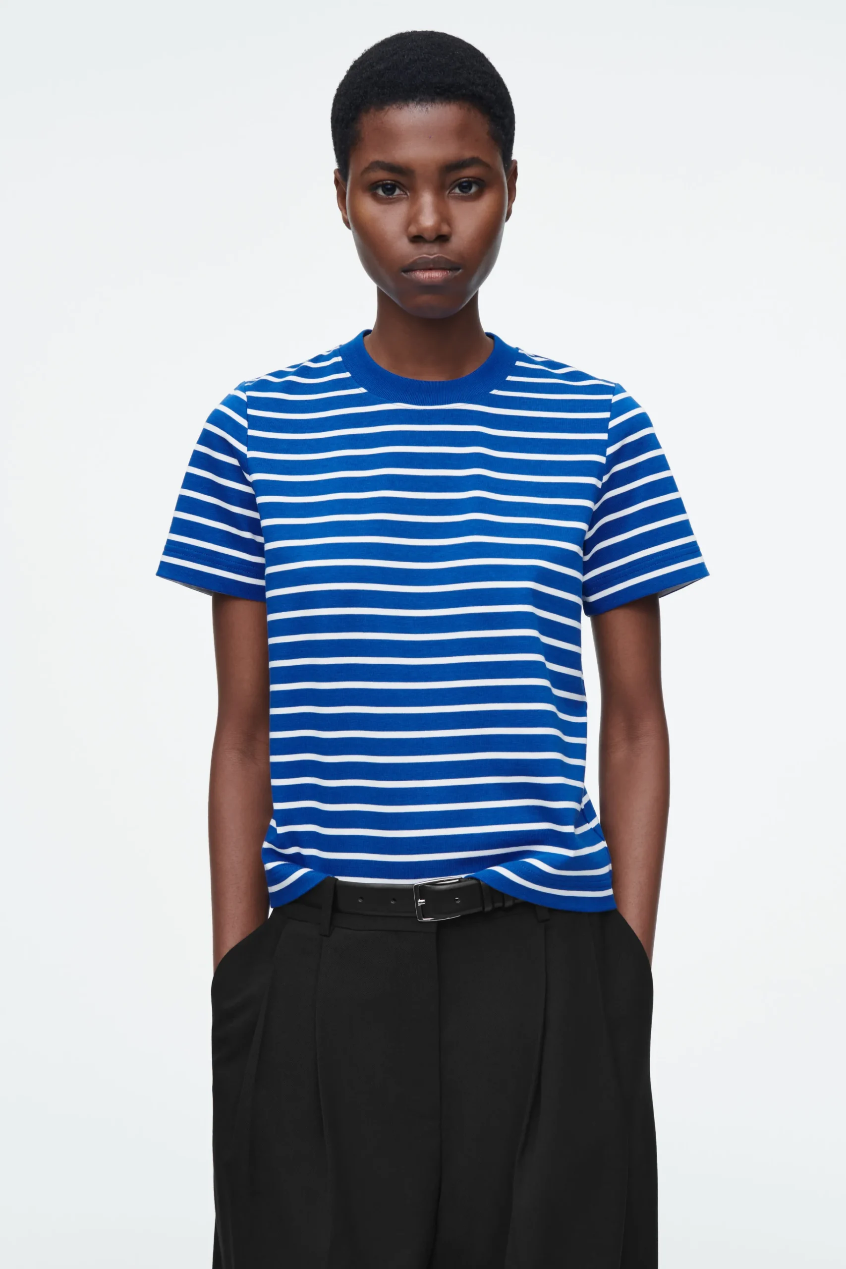 COS T-shirts | Toppar*STILRENT SKUREN T-SHIRT