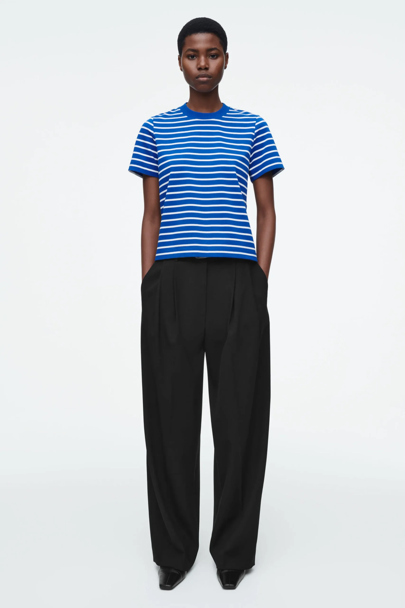 COS T-shirts | Toppar*STILRENT SKUREN T-SHIRT