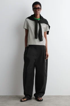 COS T-shirts | Toppar*STILRENT SKUREN T-SHIRT