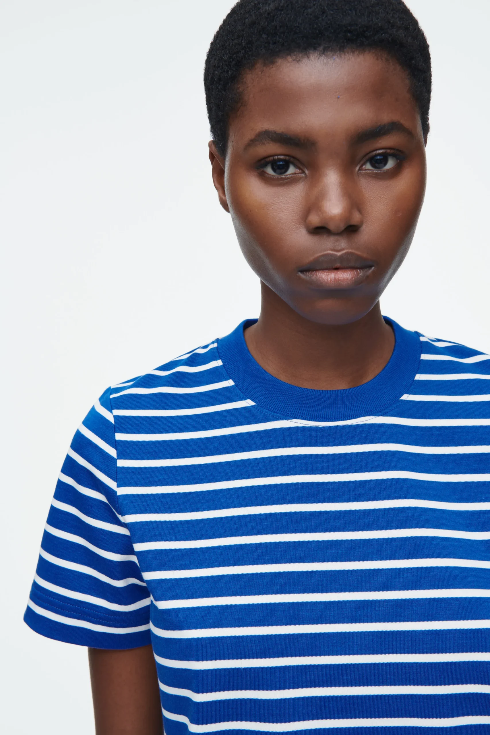 COS T-shirts | Toppar*STILRENT SKUREN T-SHIRT