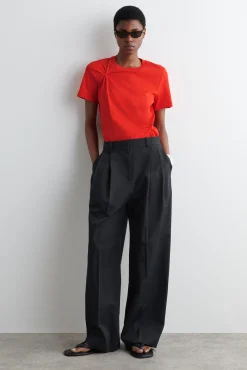 COS T-shirts | Toppar*T-SHIRT MED KNUTNA DETALJER