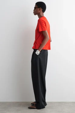 COS T-shirts | Toppar*T-SHIRT MED KNUTNA DETALJER