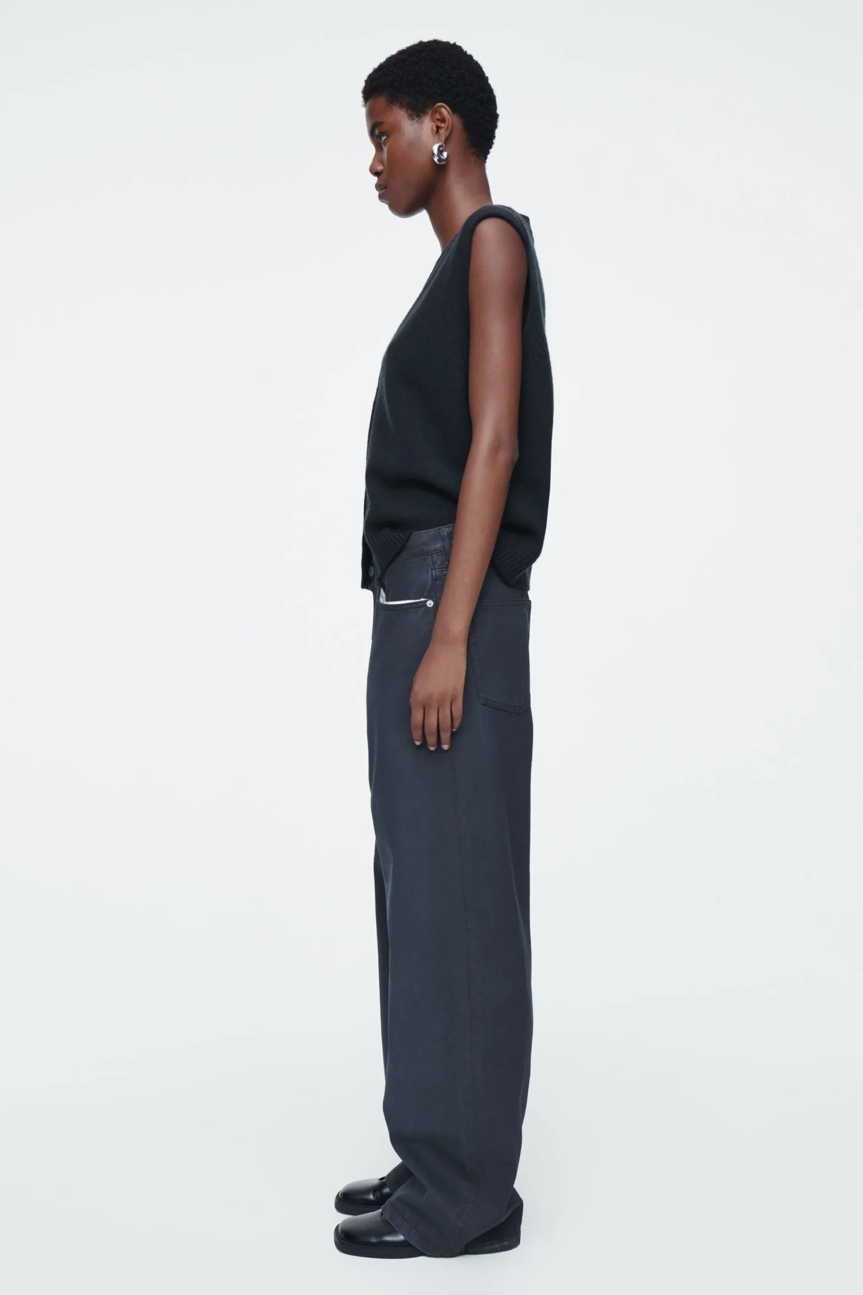 COS Jeans | Byxor*VOLUME SPRAYFÄRGADE JEANS MED VIDA BEN